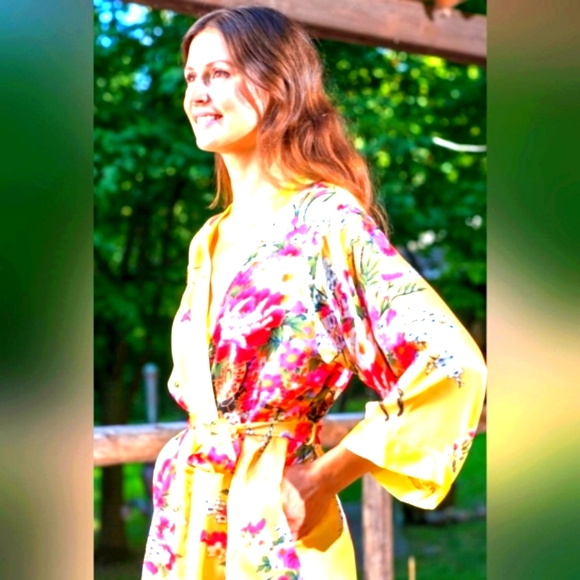 (S/M)🌟⚘️Golden Floral Kimono Robe⚘️🌟 - Picture 3 of 4